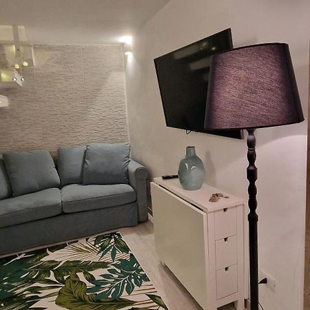 Case di Paola via Crisanzio Bari Esterno foto