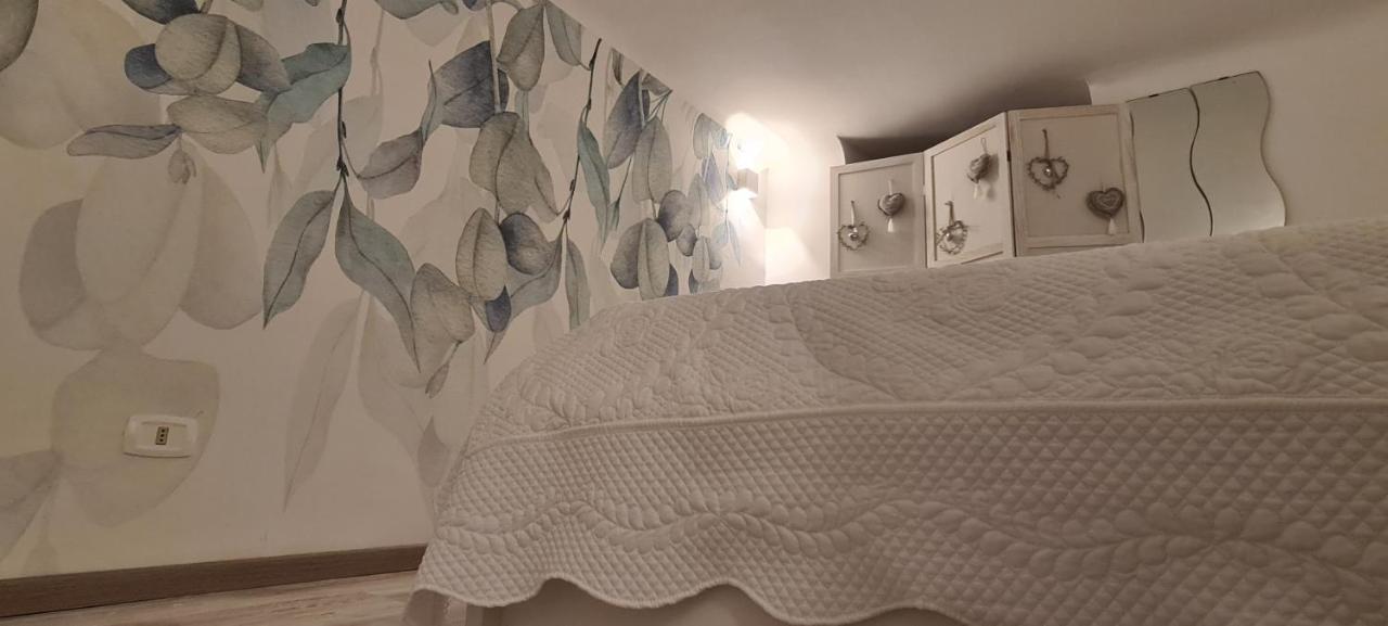 Case di Paola via Crisanzio Bari Esterno foto