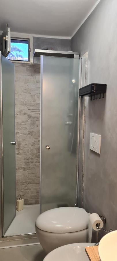 Case di Paola via Crisanzio Bari Esterno foto