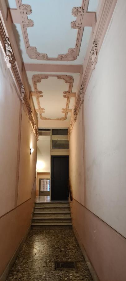 Case di Paola via Crisanzio Bari Esterno foto